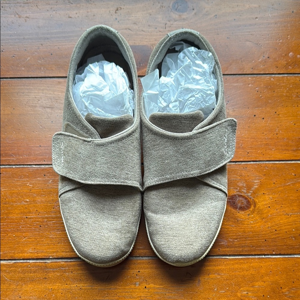 Women’s Memory Foam Skechers Velcro Shoes
